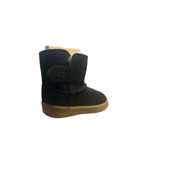UGG- Infant Keelan black fur bootie. Size: 02-03. 6-12 months old. - Picture 6 of 7